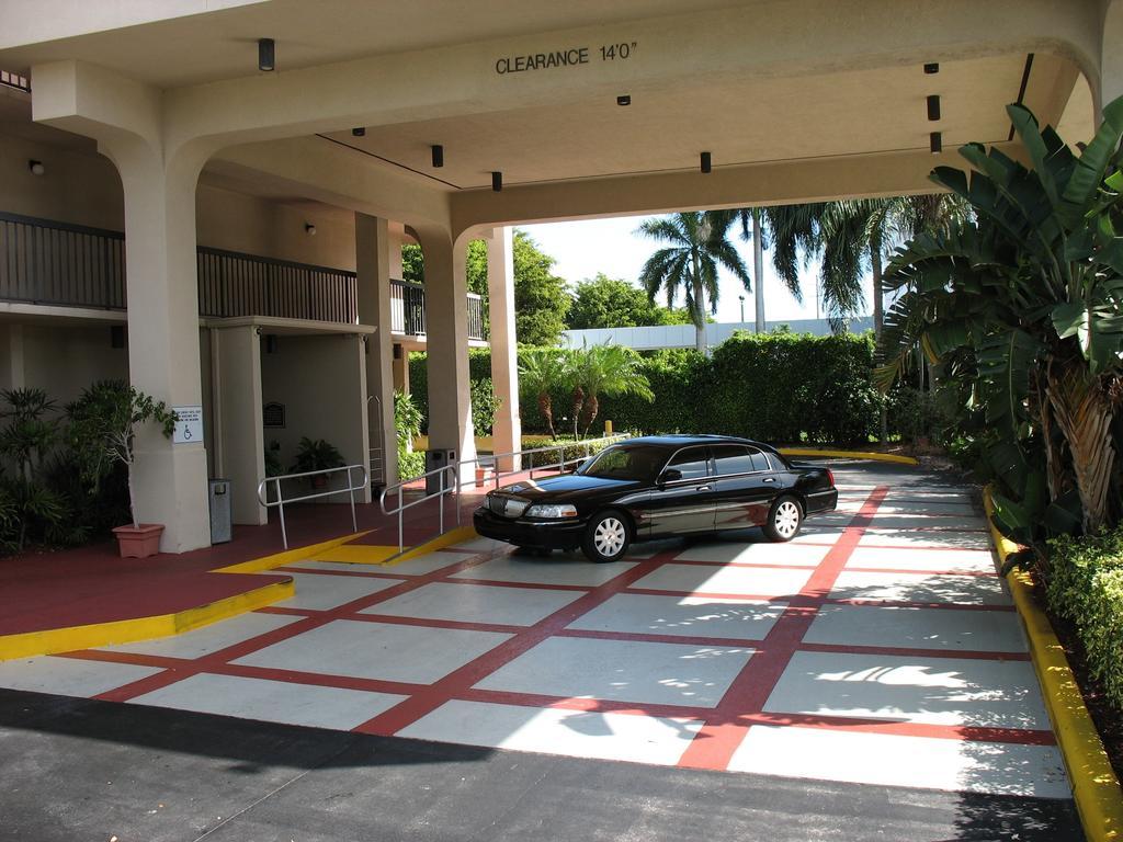 Quality Inn Palm Beach International Airport West Palm Beach Dış mekan fotoğraf